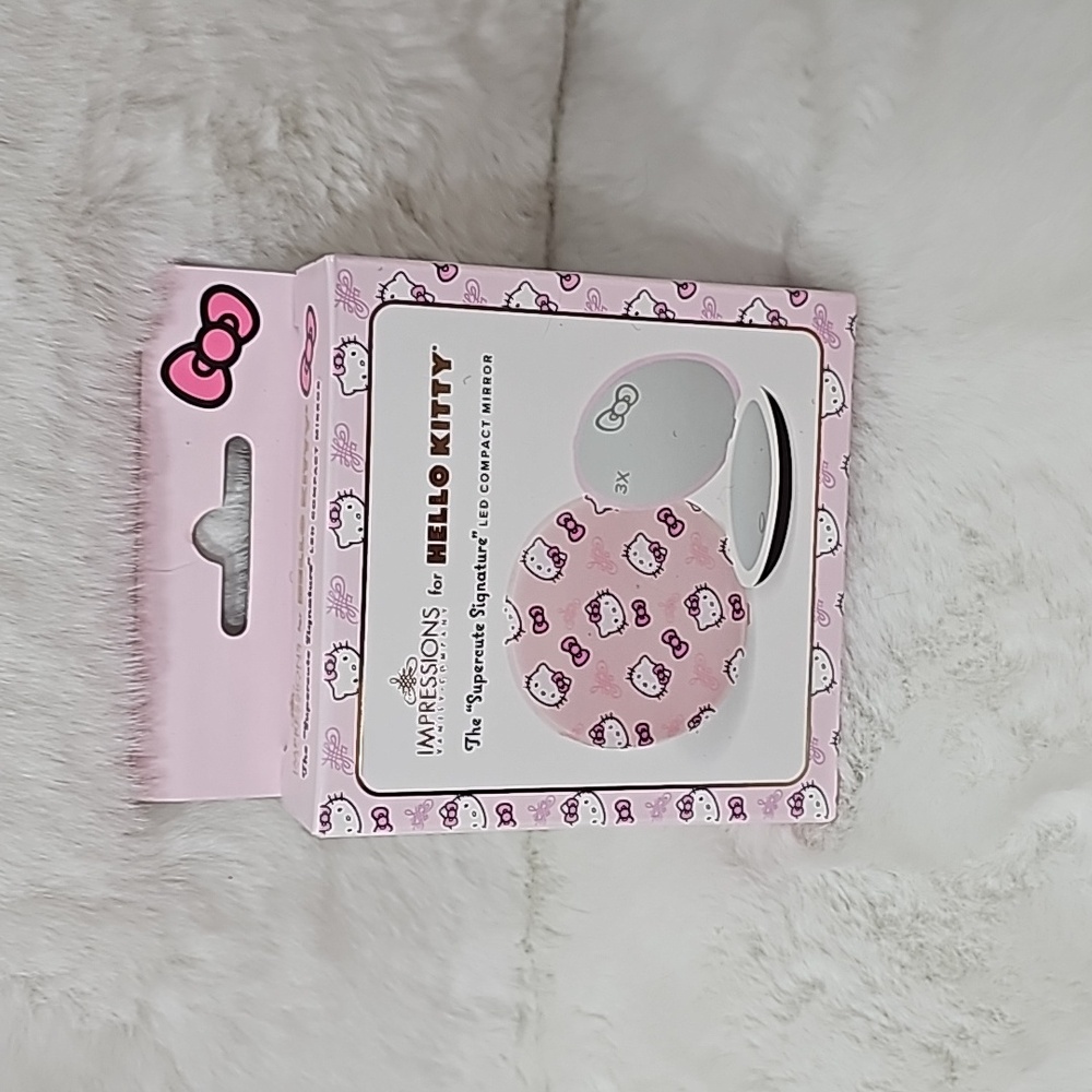 Impressions Hello Kitty The Supercute Signature LED Compact Mirror